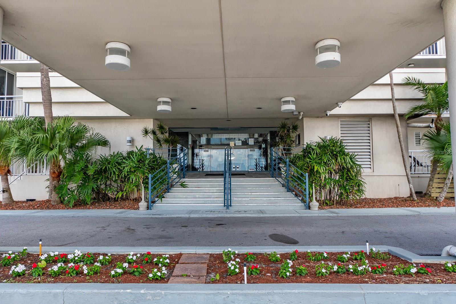 Image 5 of 58 For 100 Pierce Street 1205