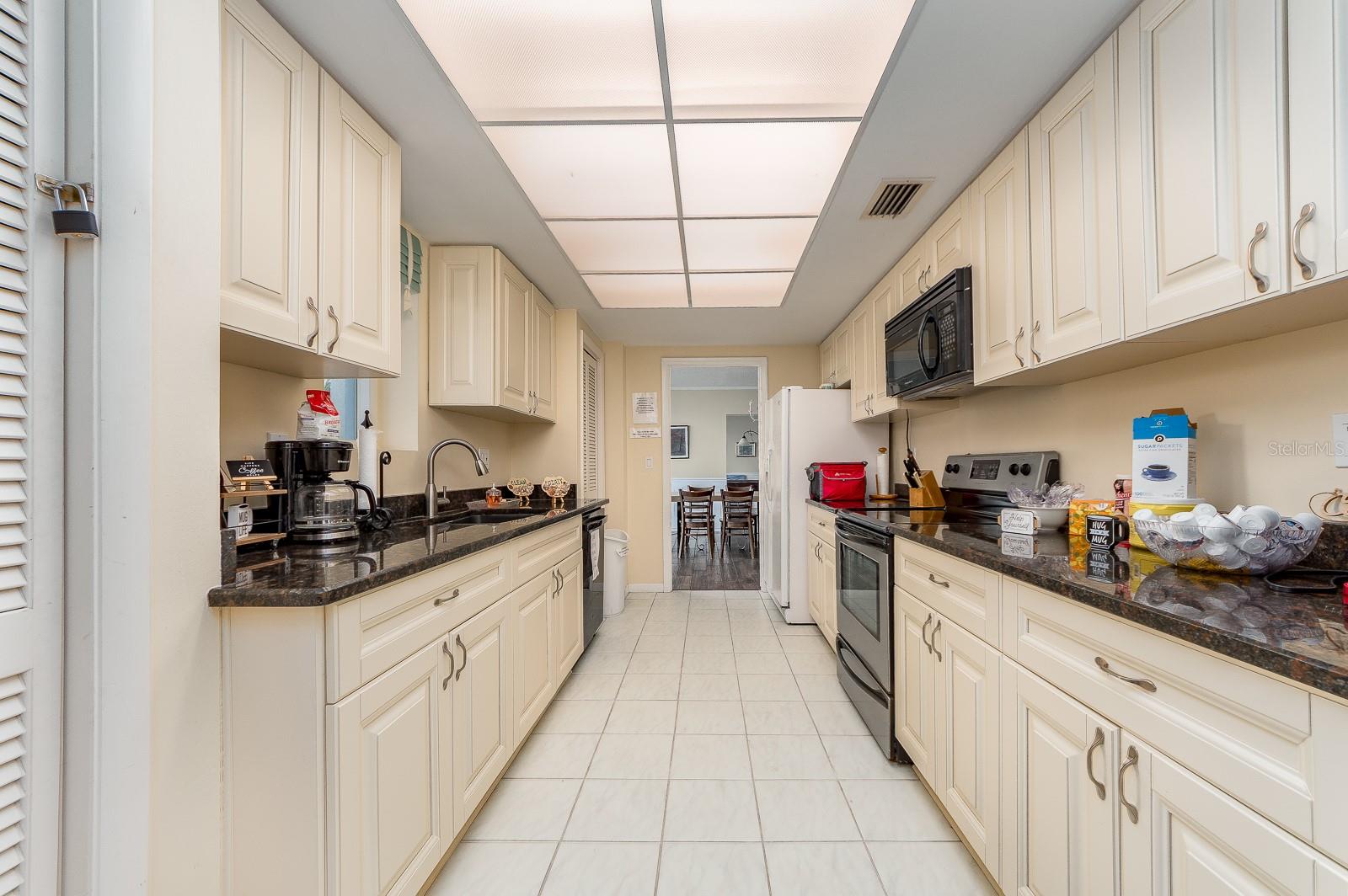 Image 52 of 58 For 100 Pierce Street 1205