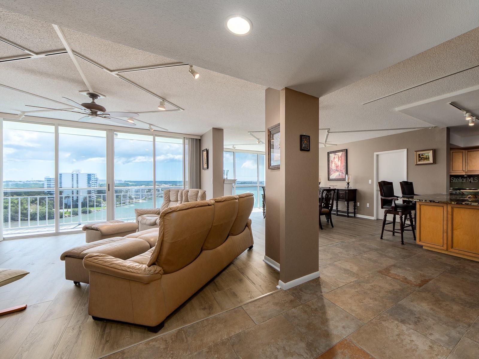 Image 9 of 58 For 100 Pierce Street 1205