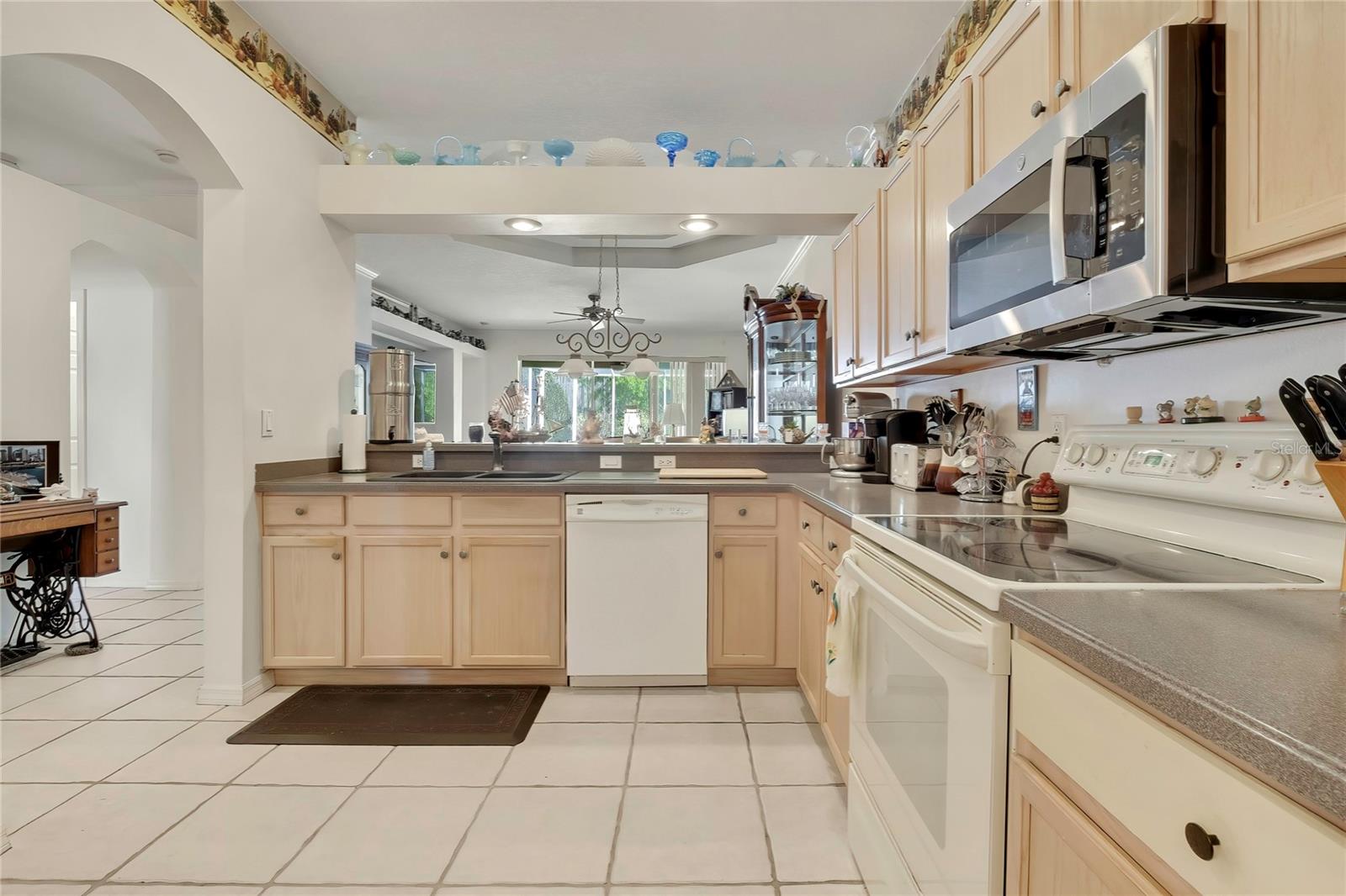 Image 13 of 47 For 20841 Eustis Road