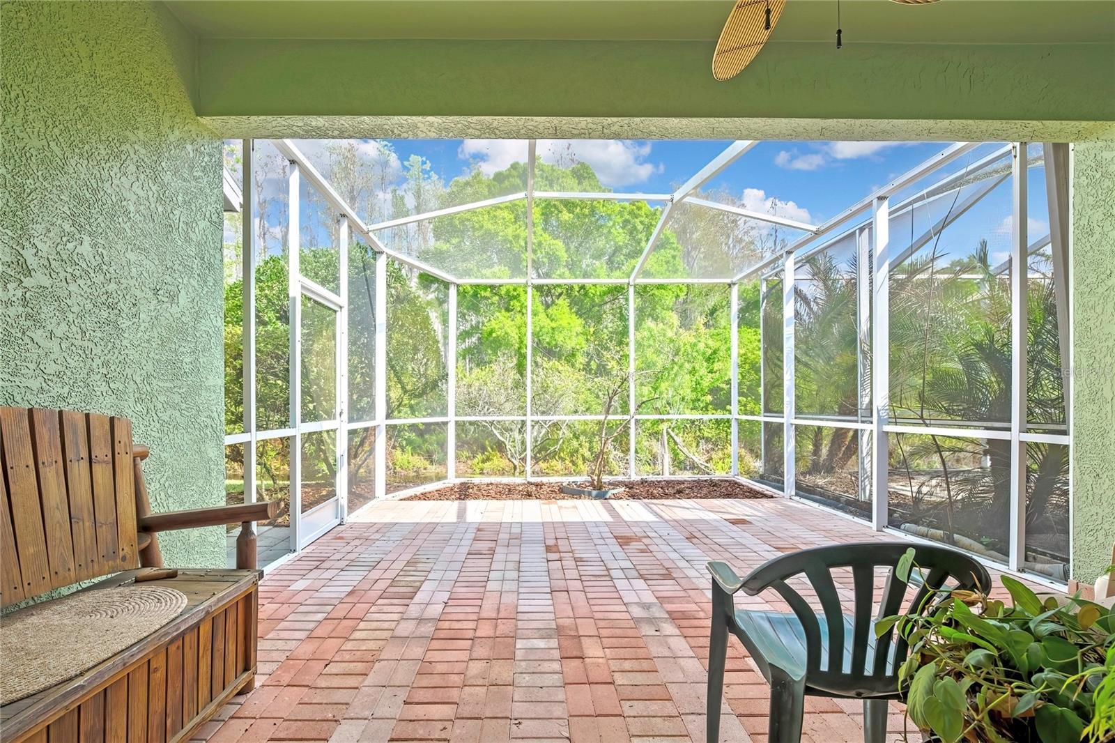 Image 26 of 47 For 20841 Eustis Road