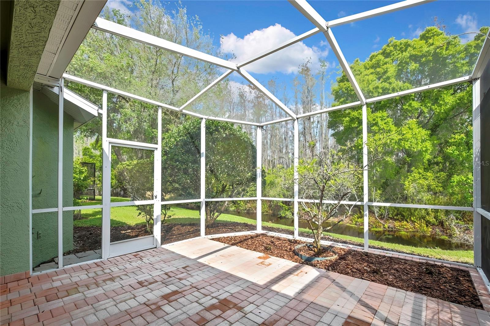 Image 28 of 47 For 20841 Eustis Road