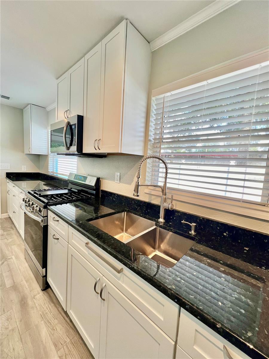 Image 10 of 24 For 107 Minnehaha Street