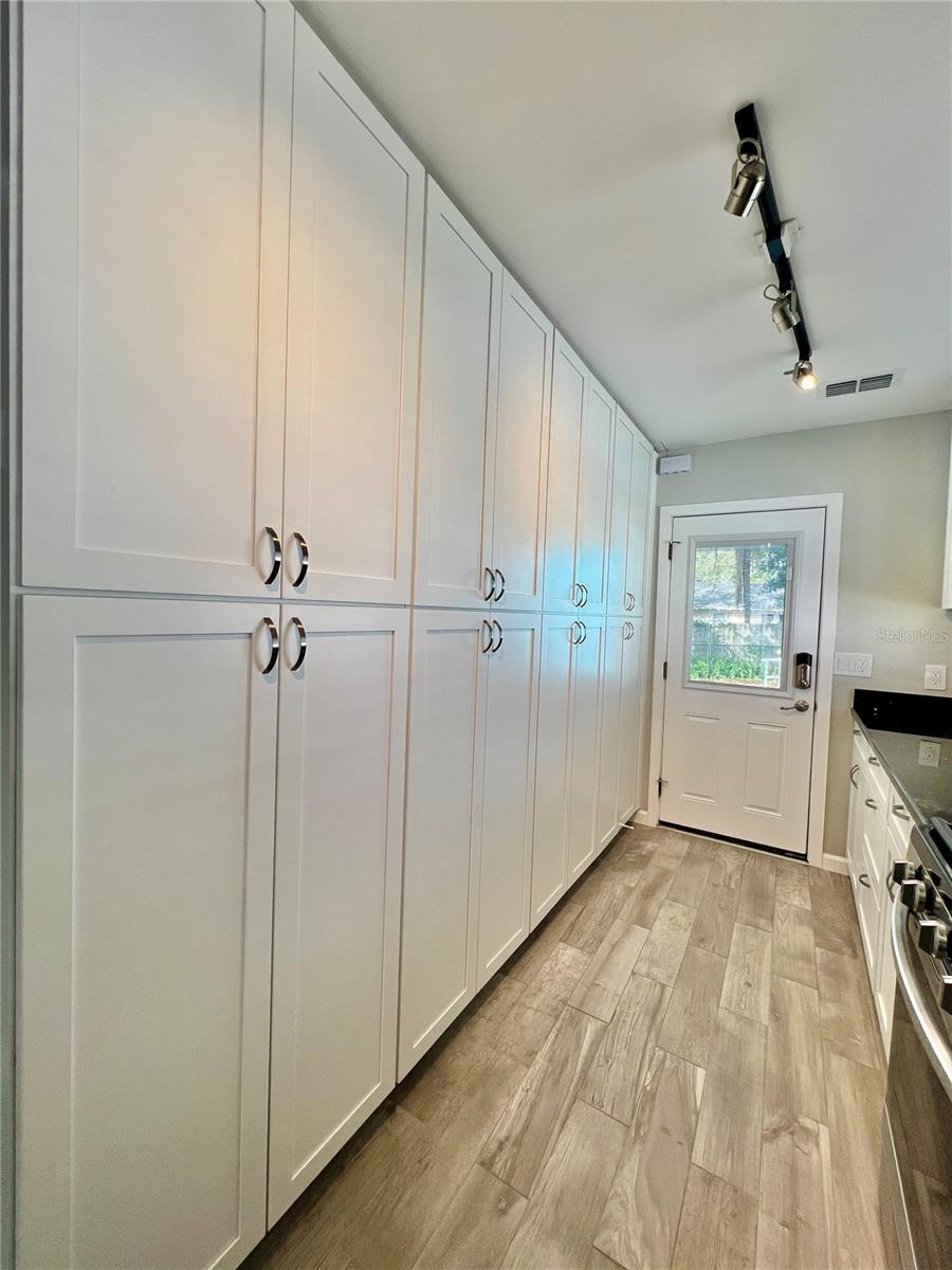 Image 11 of 24 For 107 Minnehaha Street