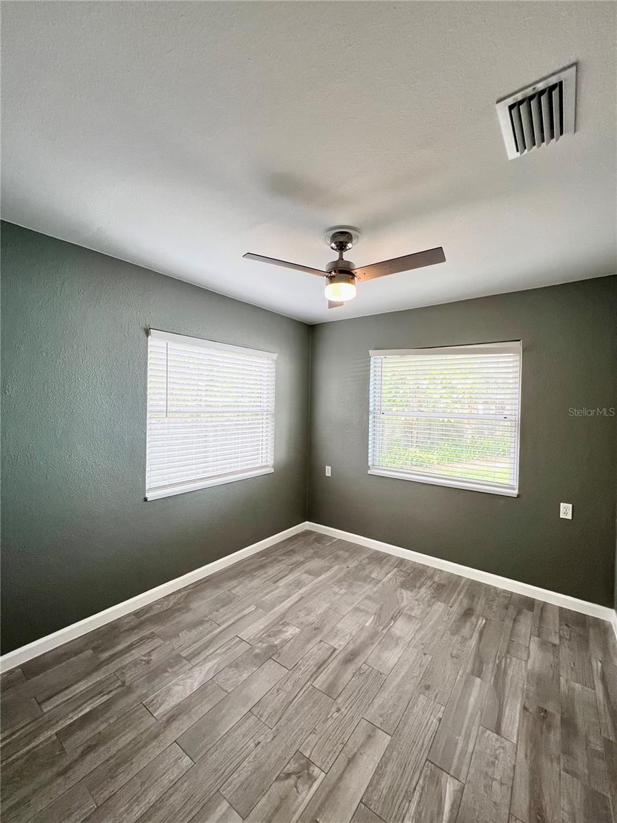 Image 12 of 24 For 107 Minnehaha Street