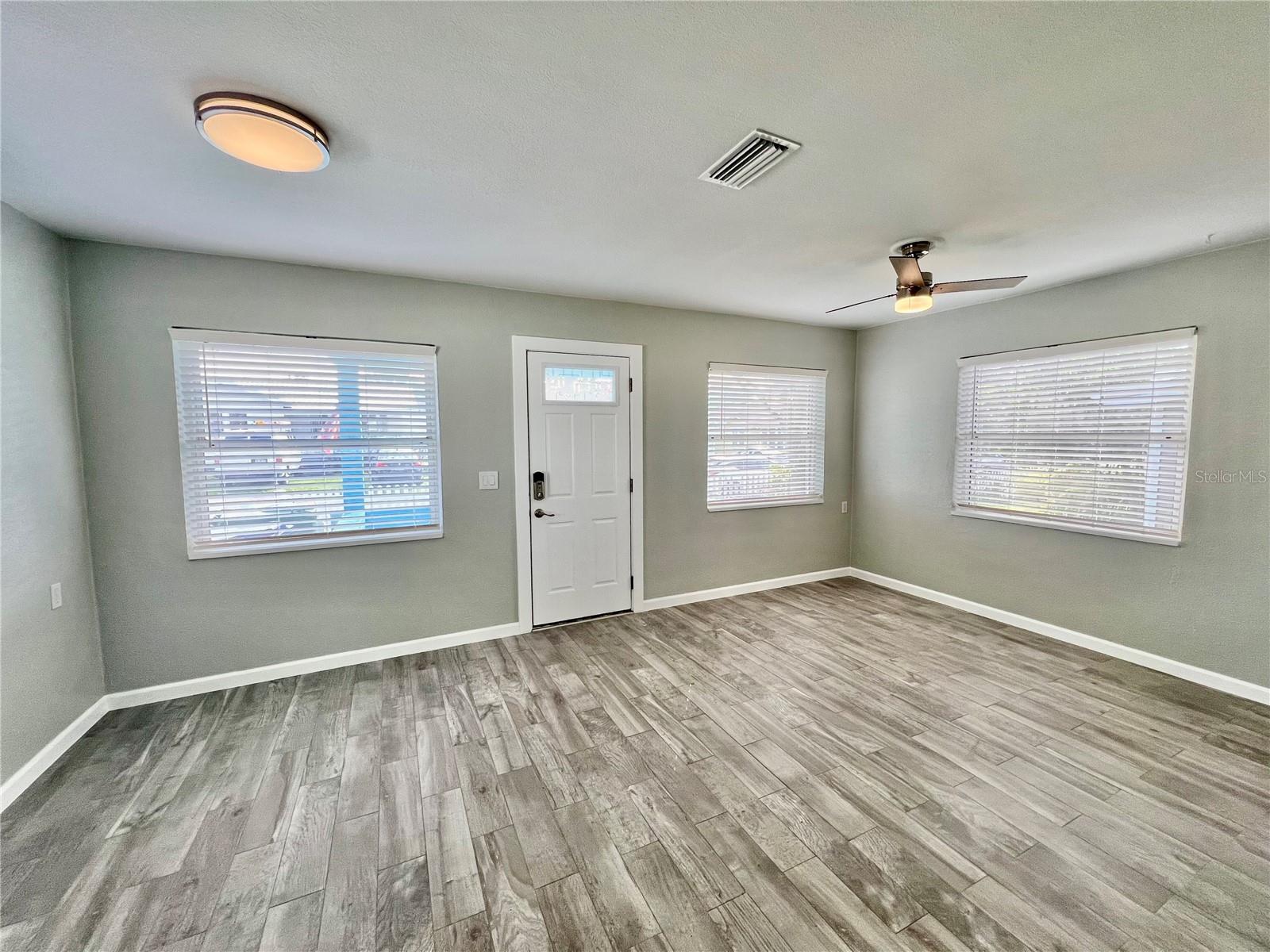 Image 5 of 24 For 107 Minnehaha Street