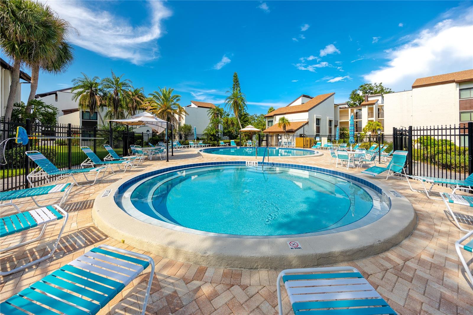 Image 2 of 37 For 2207 Belleair Road B4