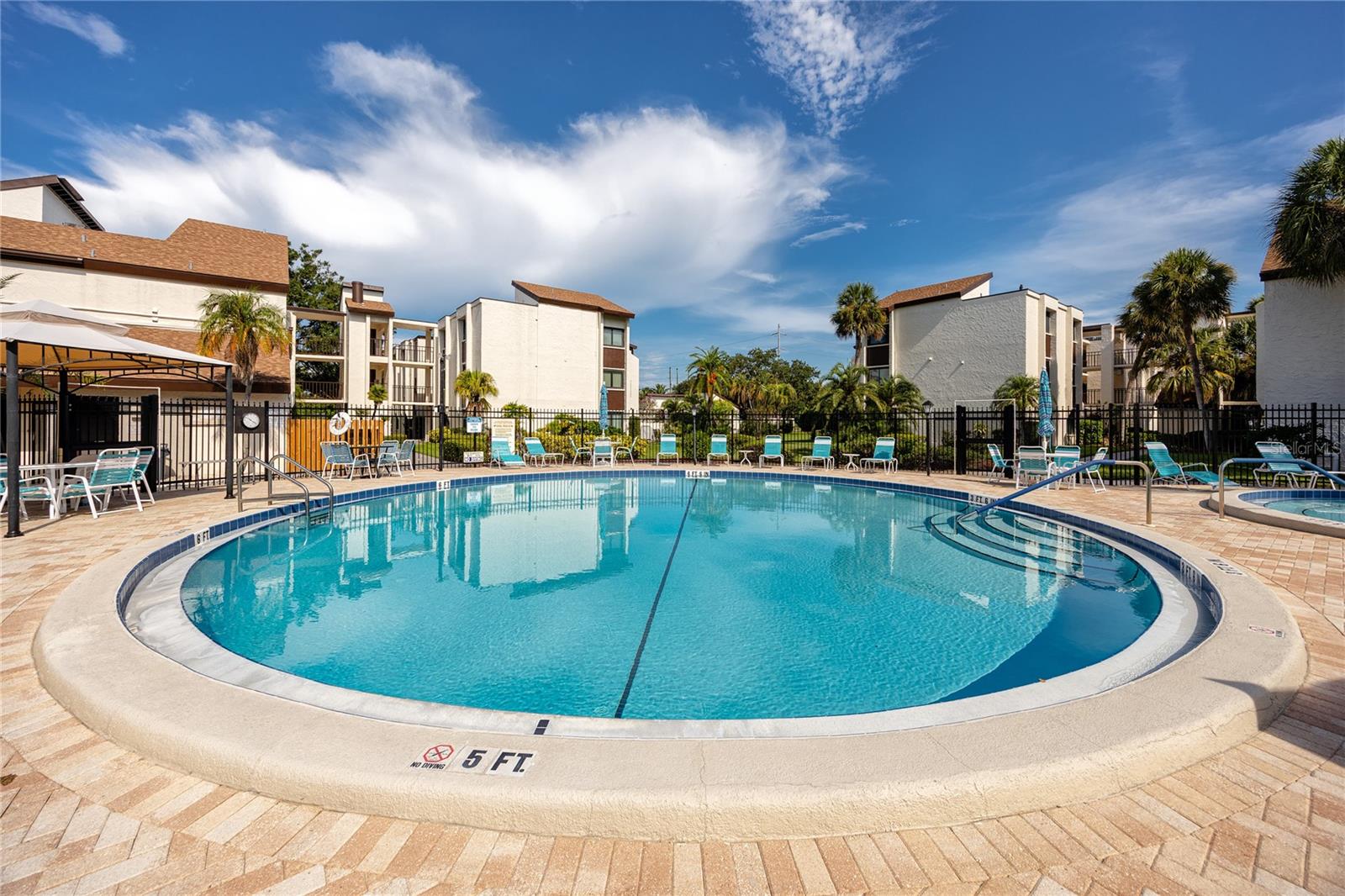 Image 31 of 37 For 2207 Belleair Road B4