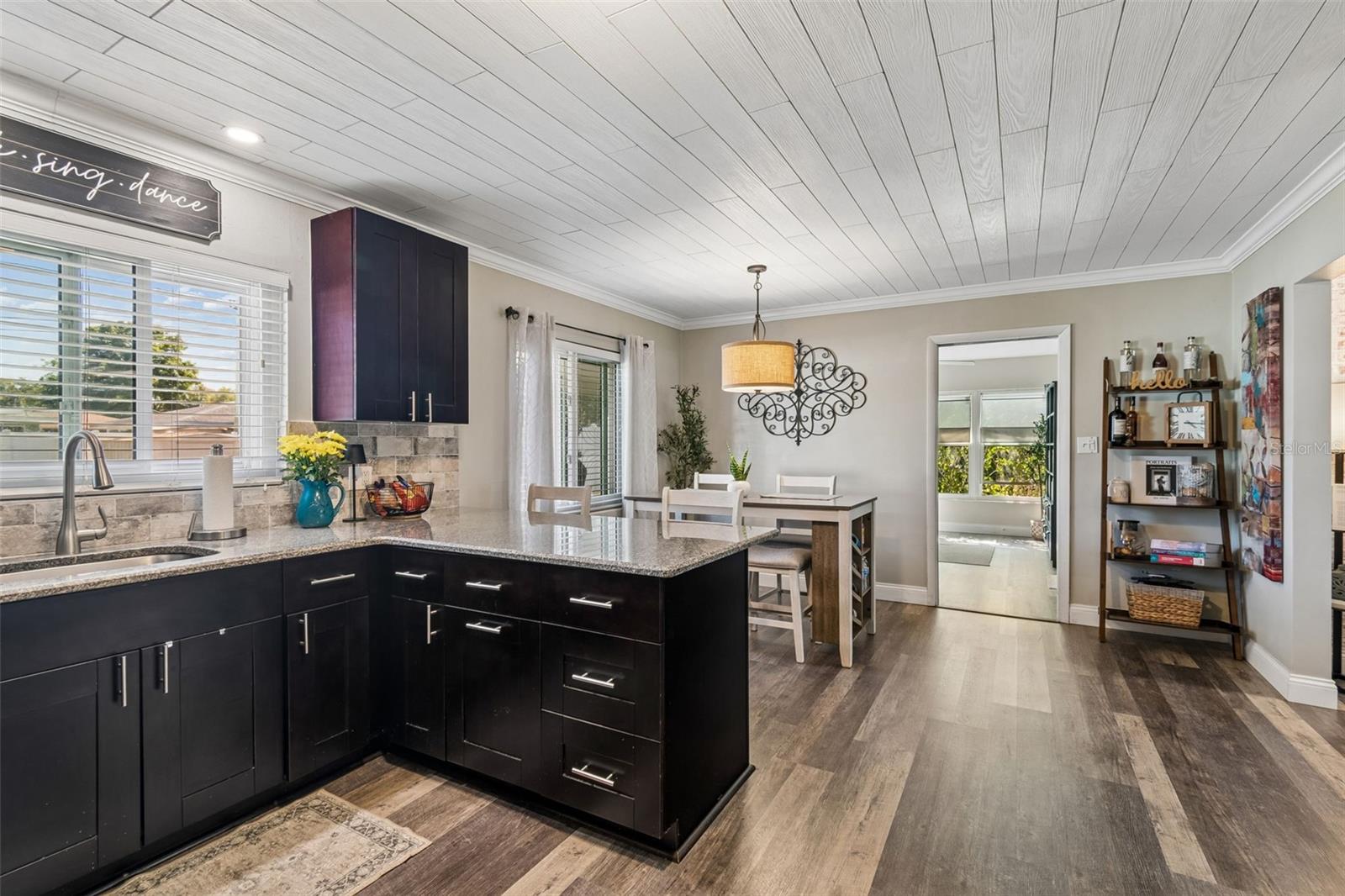 Image 11 of 45 For 1461 Satsuma Street