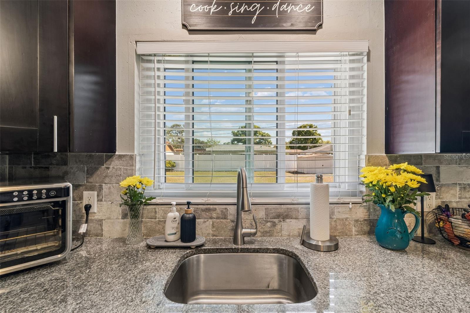 Image 12 of 45 For 1461 Satsuma Street