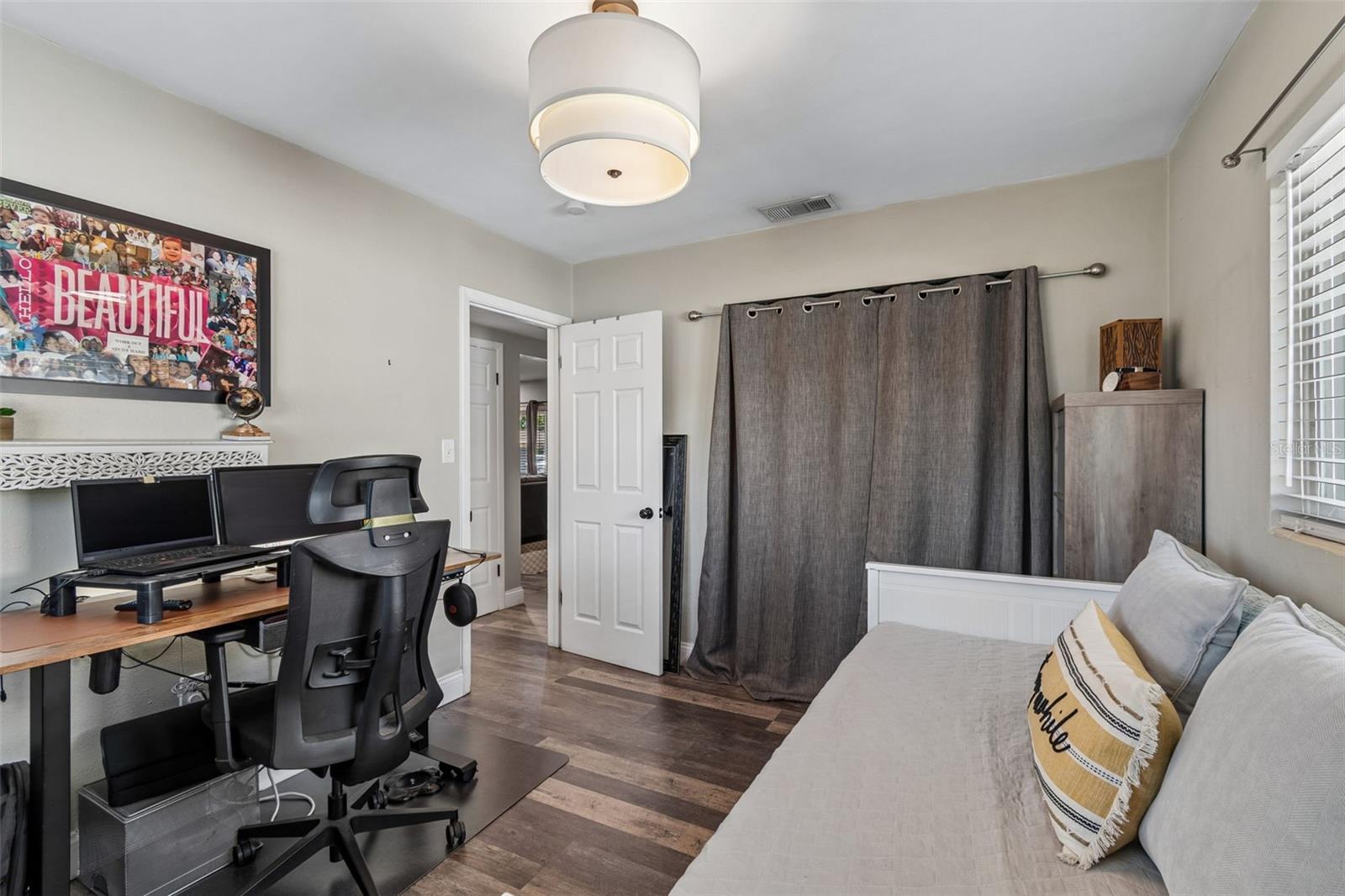 Image 16 of 45 For 1461 Satsuma Street