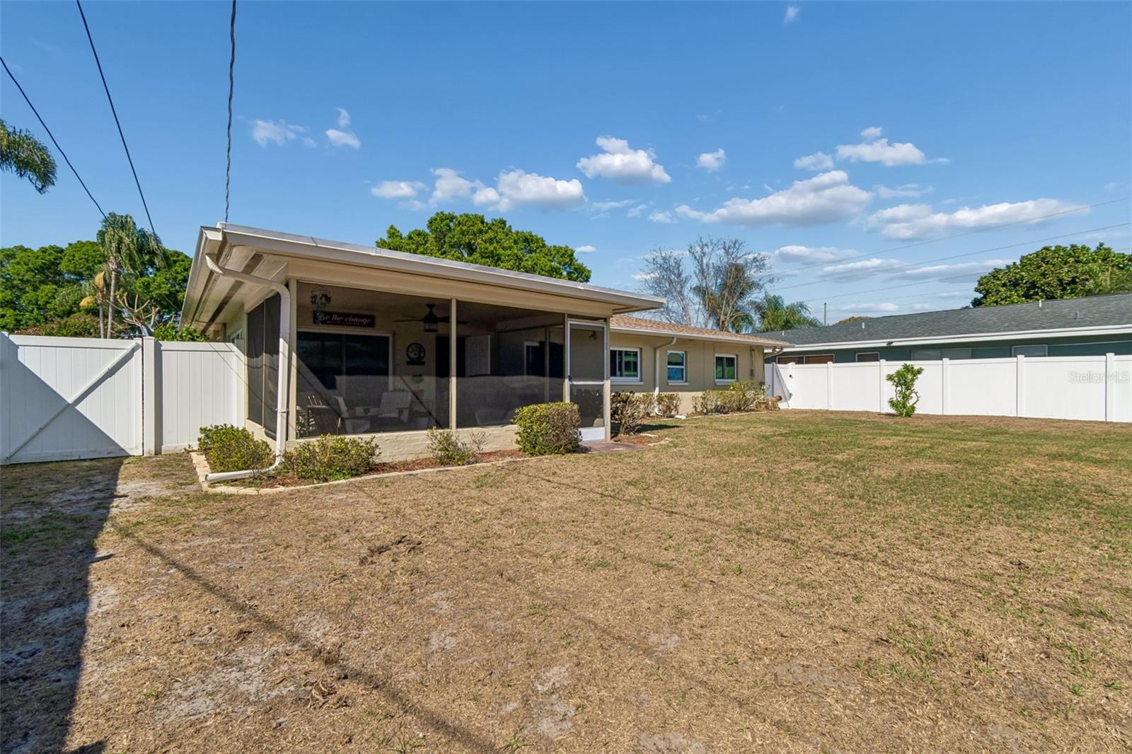 Image 33 of 45 For 1461 Satsuma Street