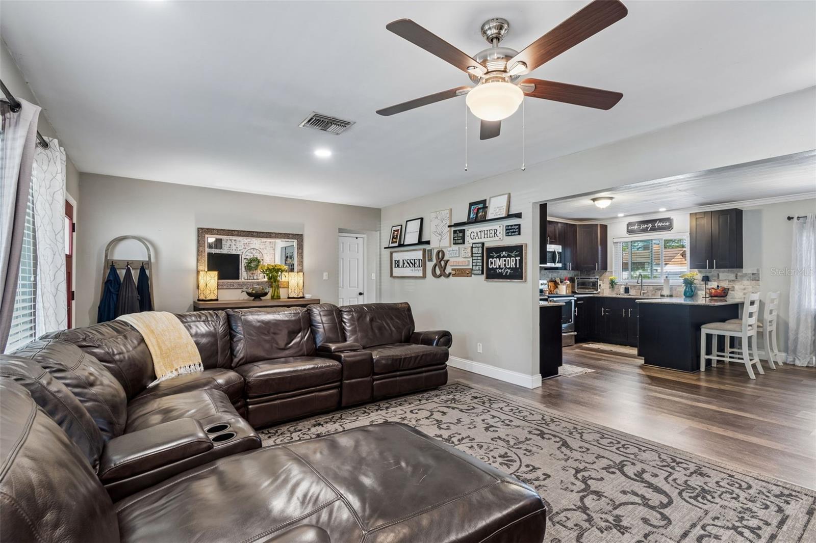 Image 5 of 45 For 1461 Satsuma Street