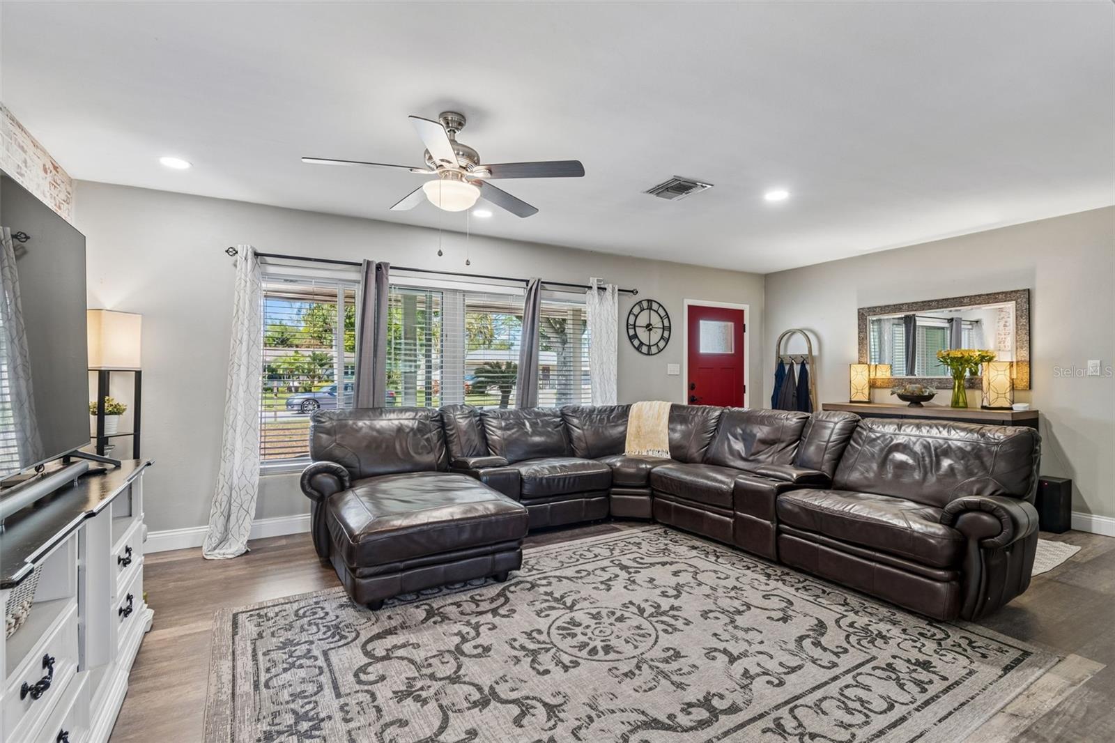 Image 6 of 45 For 1461 Satsuma Street