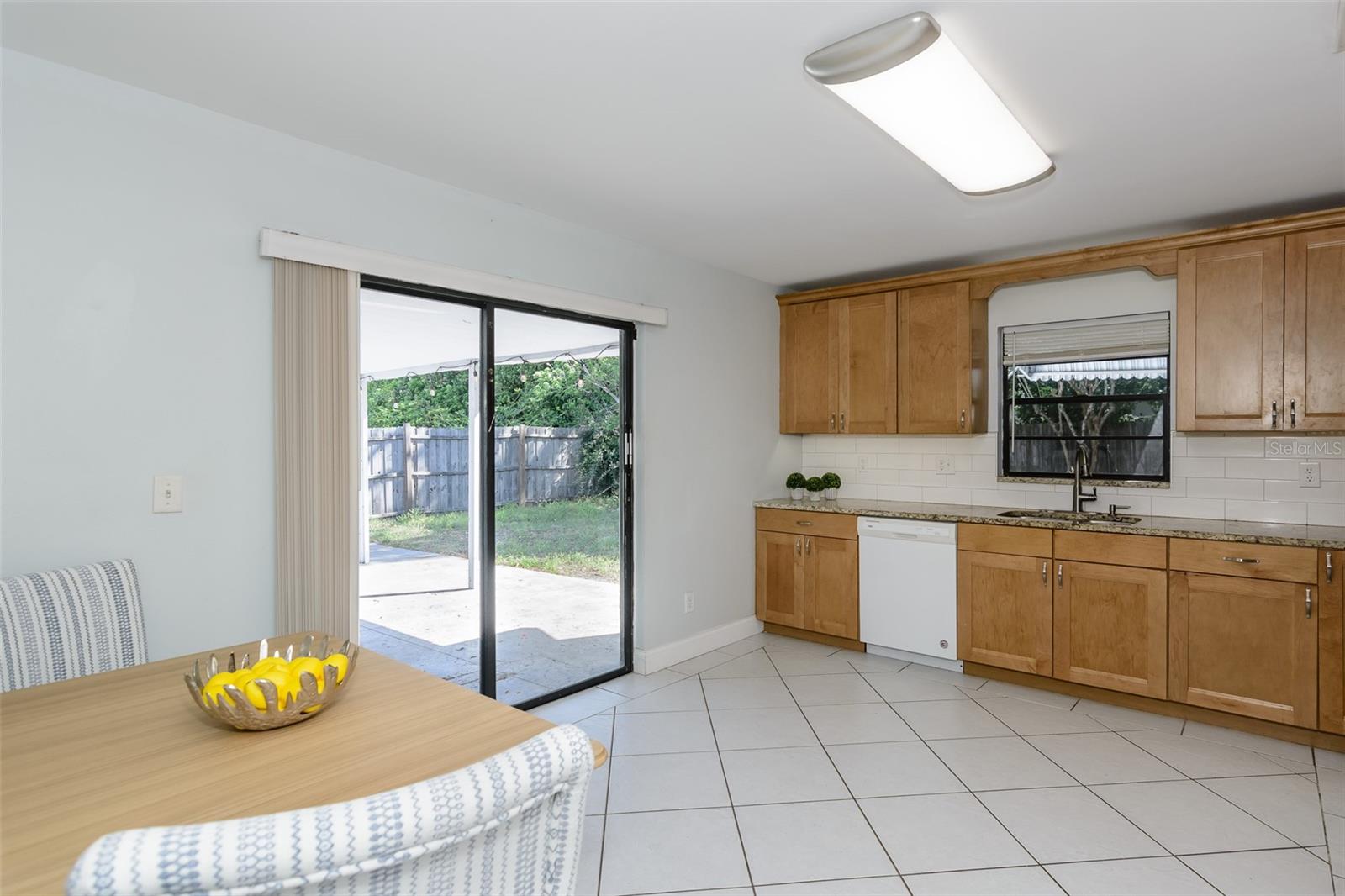 Listing photo id 10 for 2221 Cypress Point Drive E