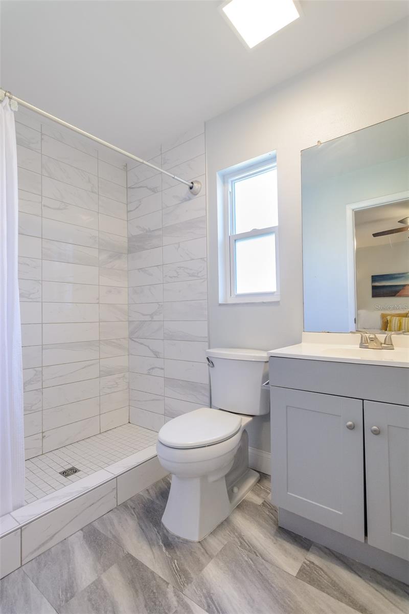 Listing photo id 14 for 2221 Cypress Point Drive E