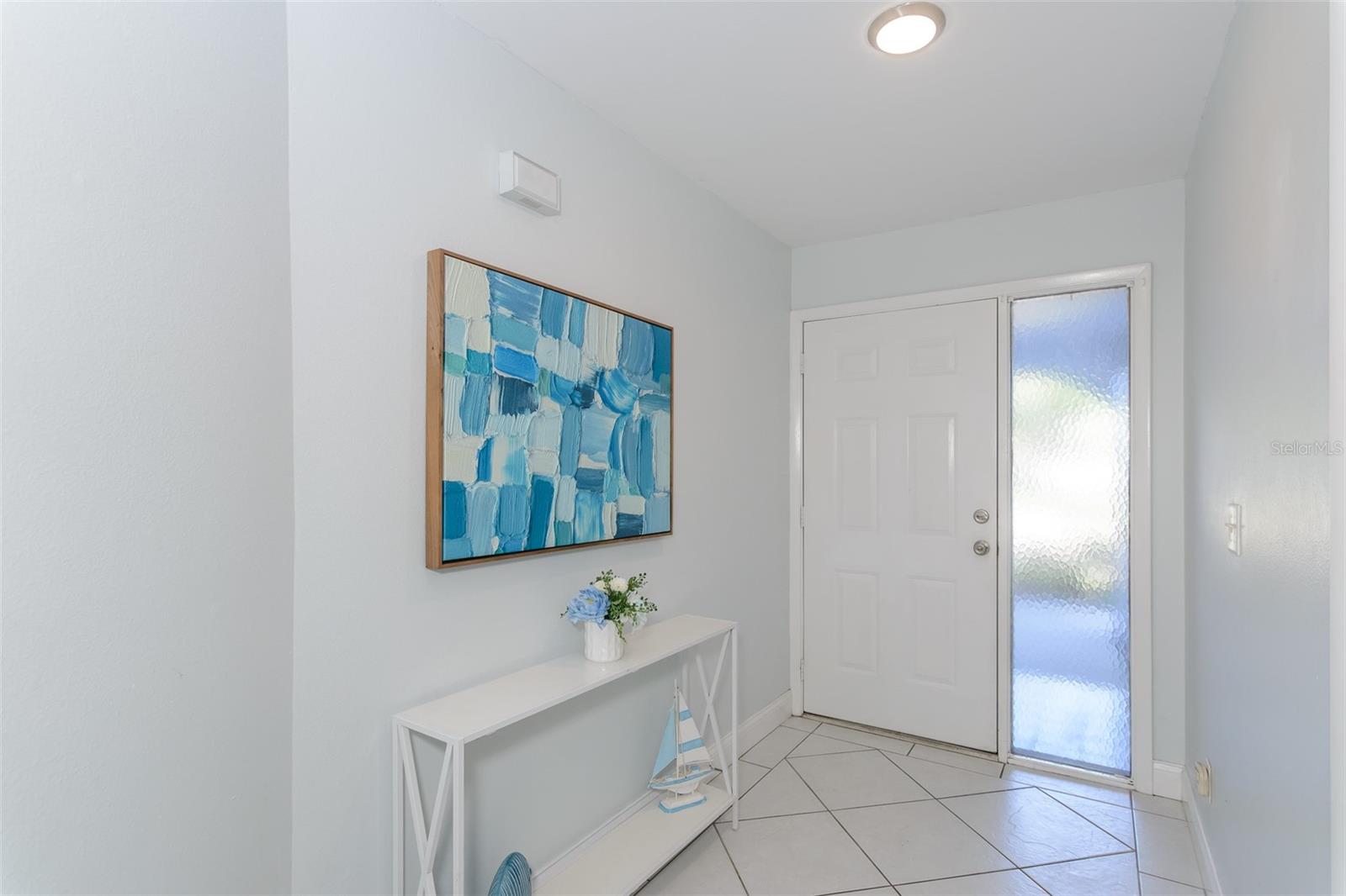 Listing photo id 0 for 2221 Cypress Point Drive E