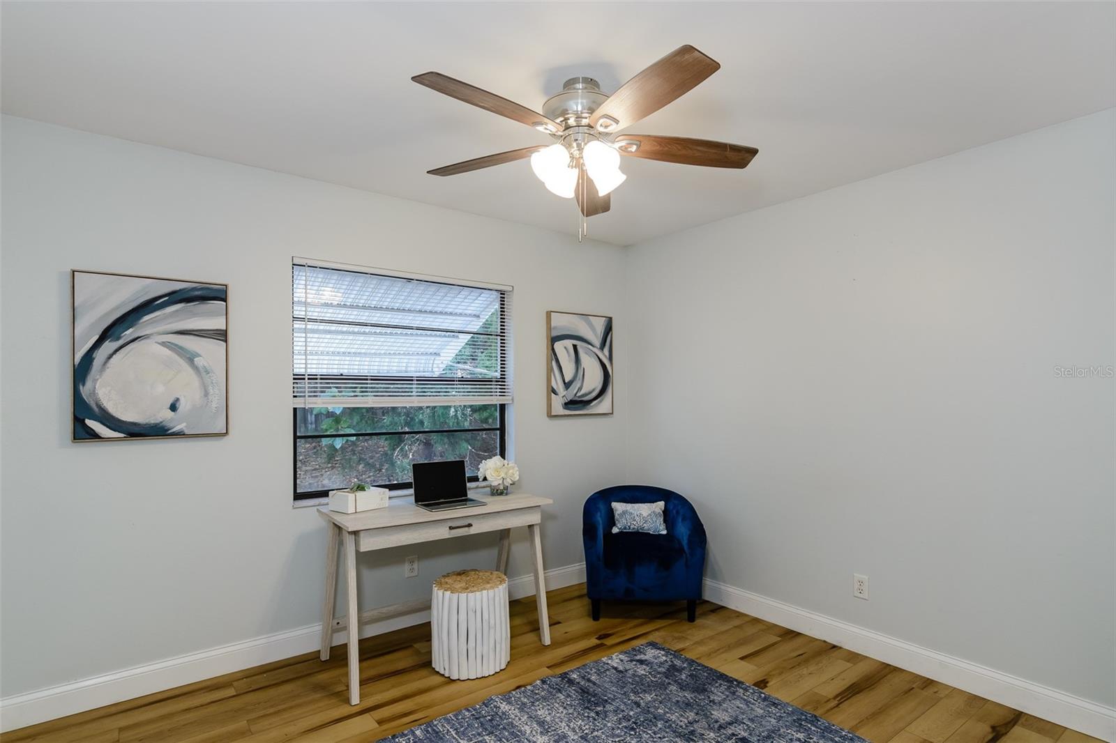 Listing photo id 18 for 2221 Cypress Point Drive E