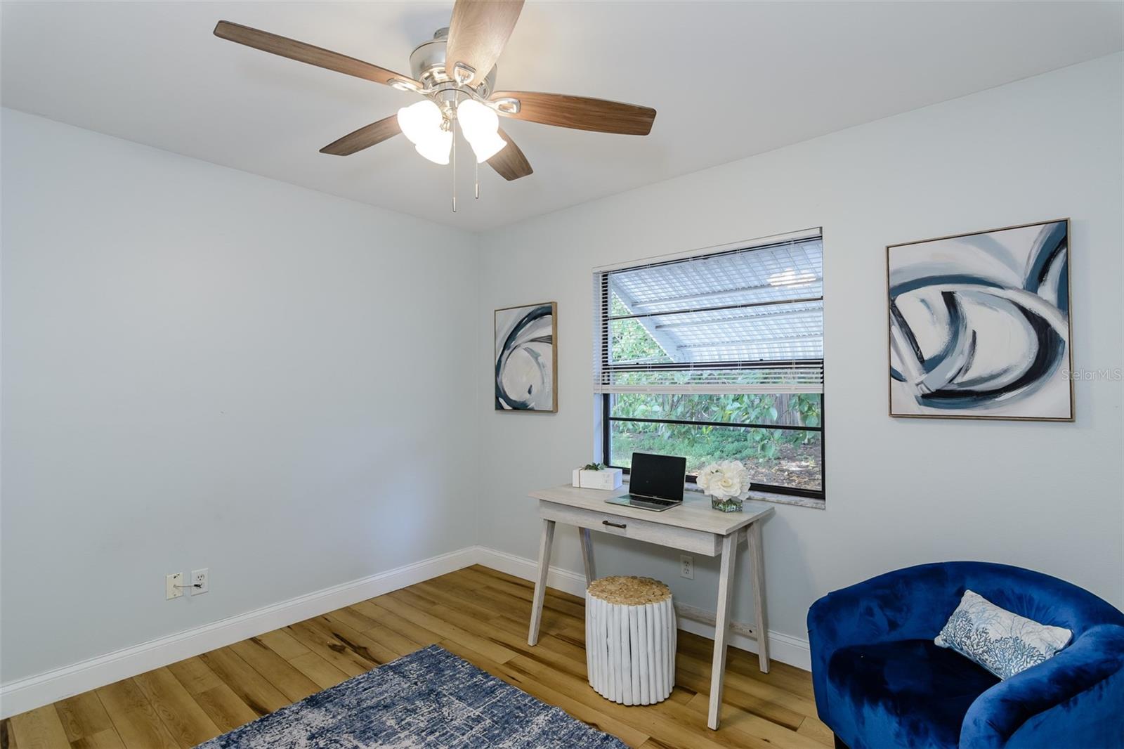 Listing photo id 19 for 2221 Cypress Point Drive E