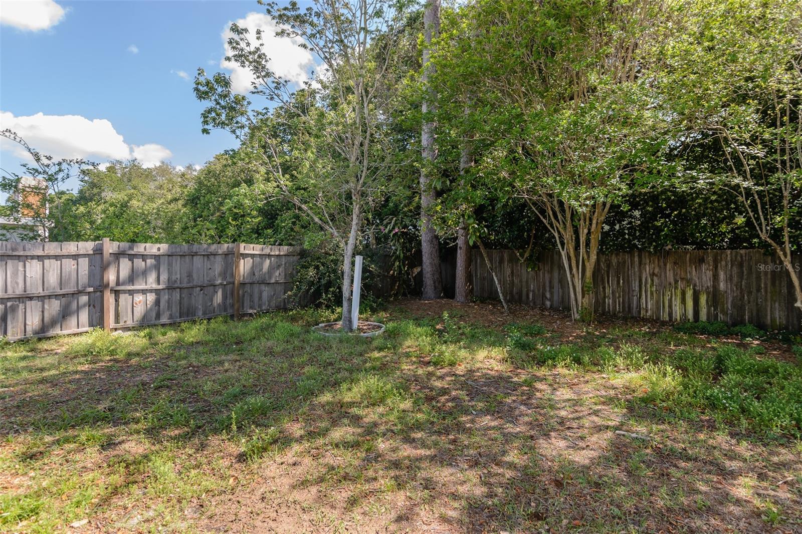 Listing photo id 25 for 2221 Cypress Point Drive E