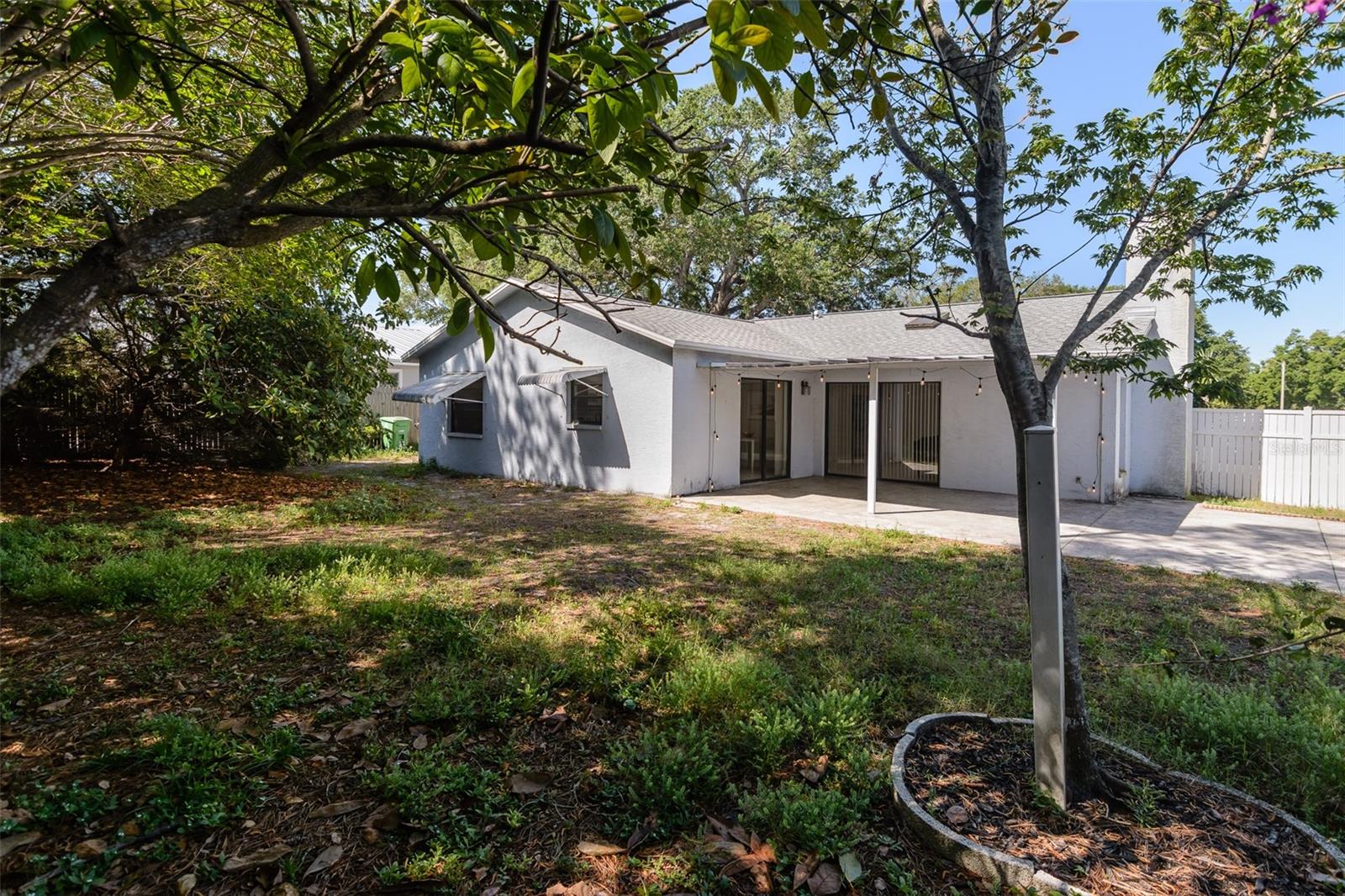 Listing photo id 27 for 2221 Cypress Point Drive E