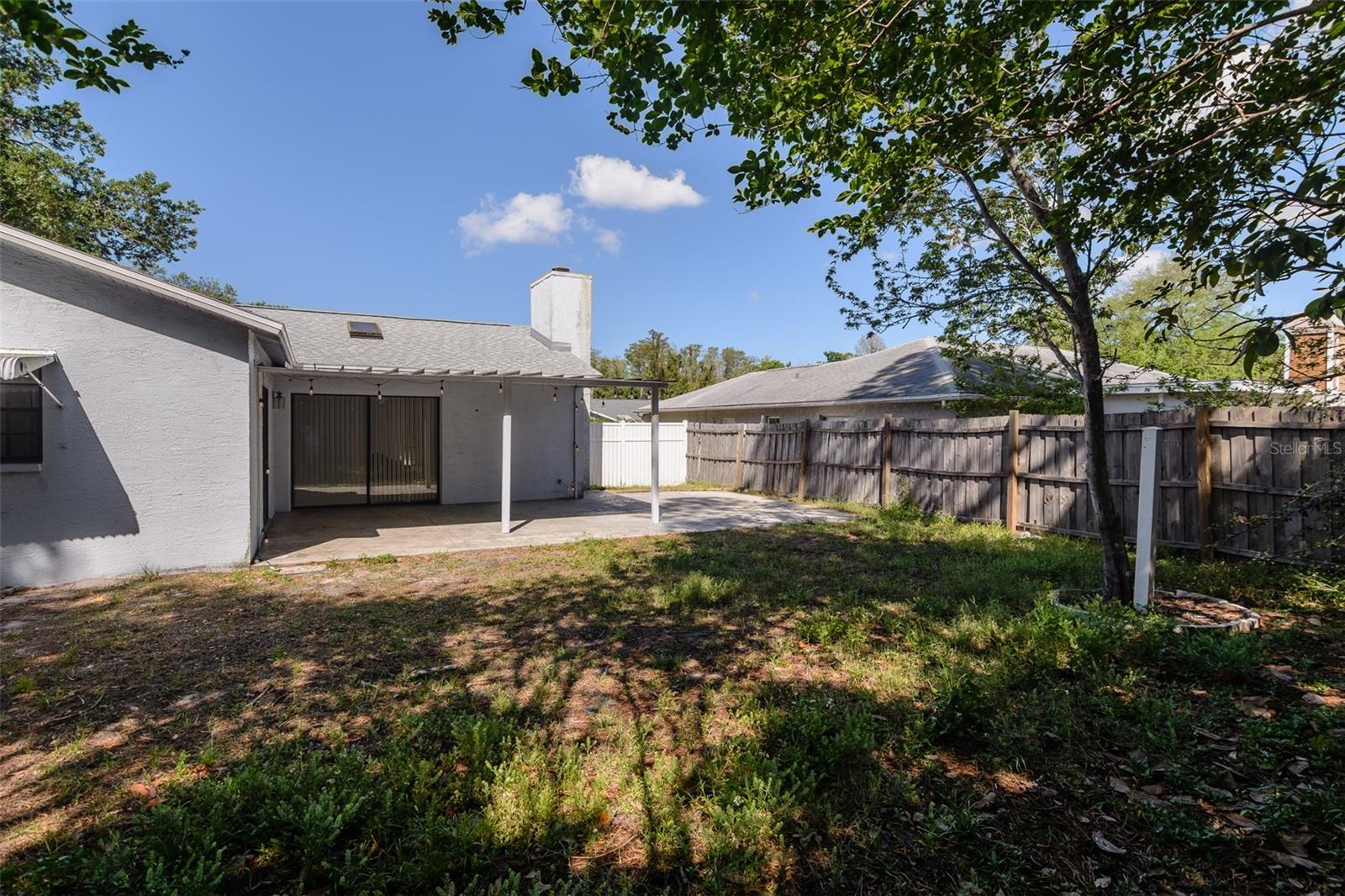 Listing photo id 28 for 2221 Cypress Point Drive E