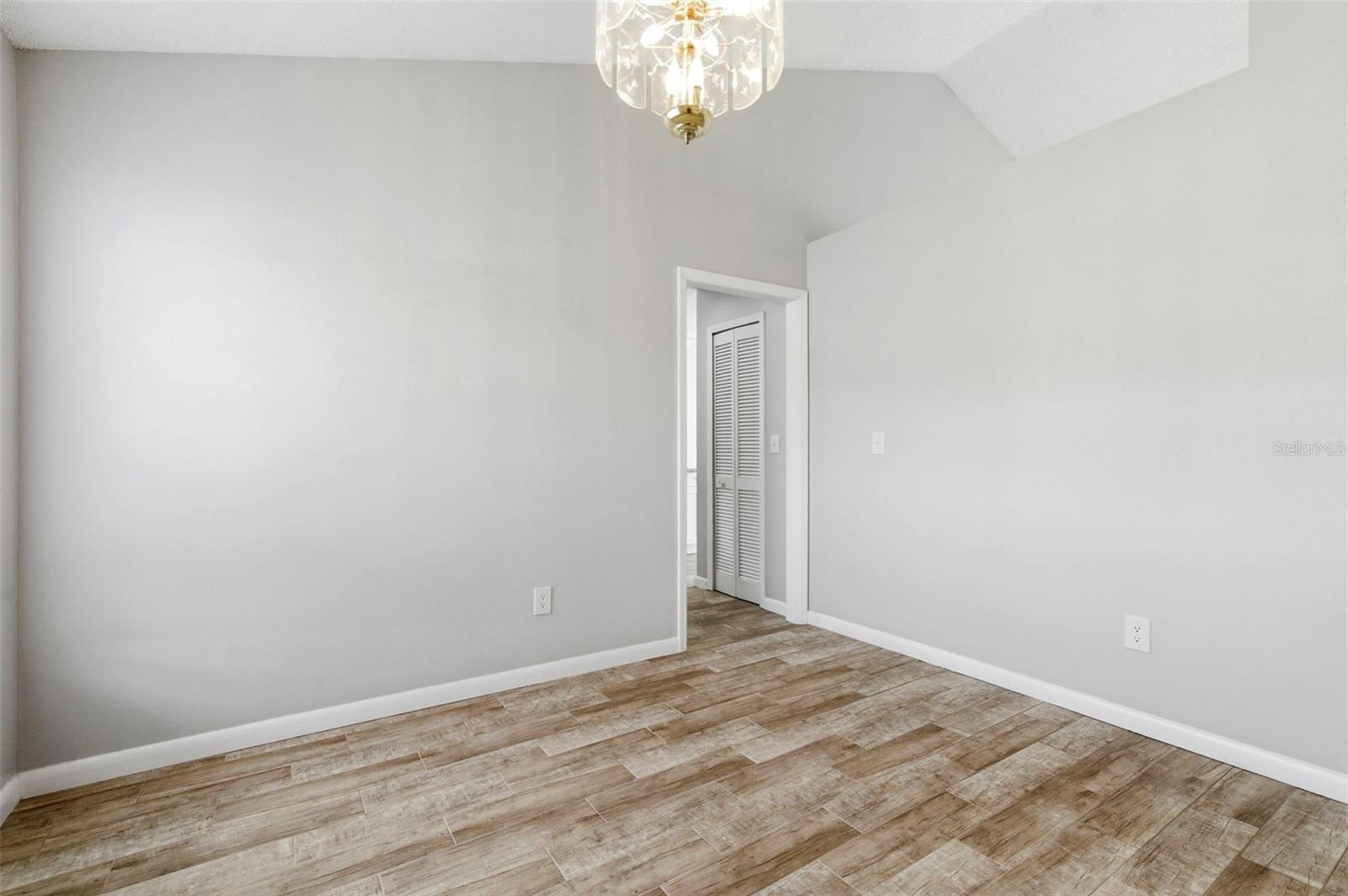 Image 12 of 67 For 1925 Redbridge Drive