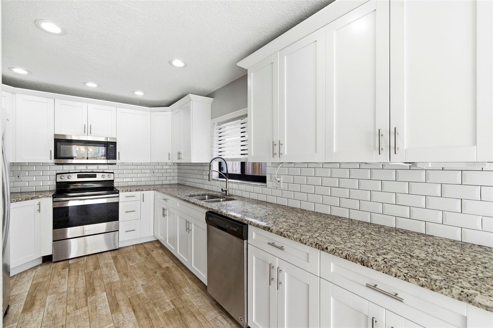 Image 17 of 67 For 1925 Redbridge Drive