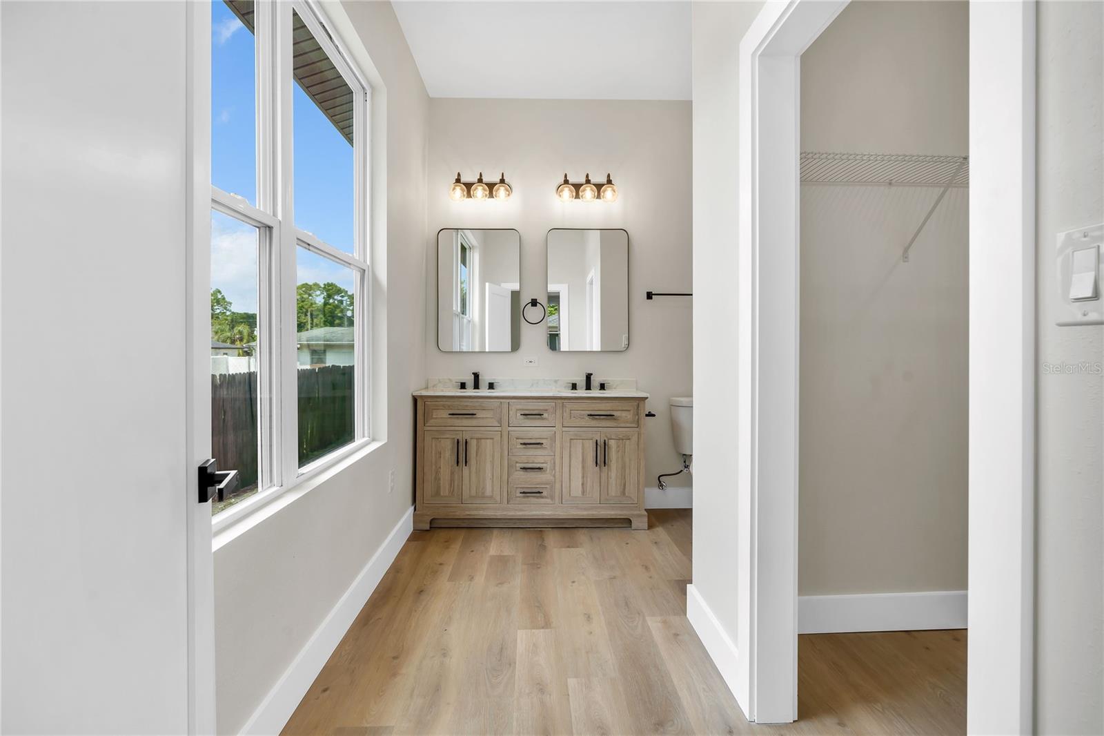 Image 10 of 31 For 1807 Cluster Avenue