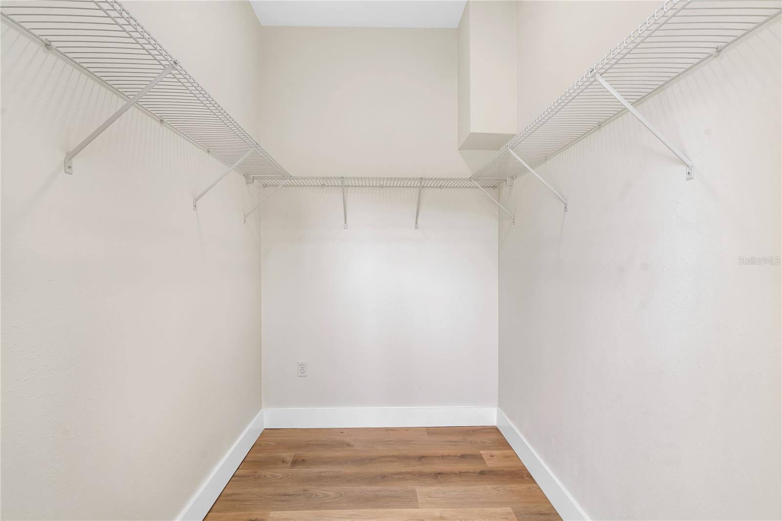 Image 11 of 31 For 1807 Cluster Avenue