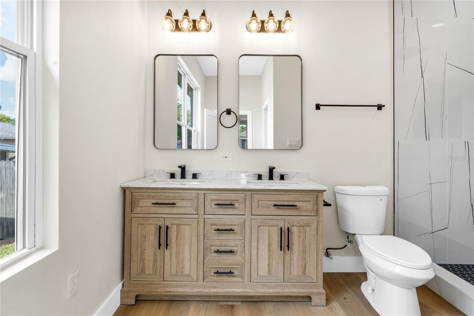 Image 14 of 31 For 1807 Cluster Avenue