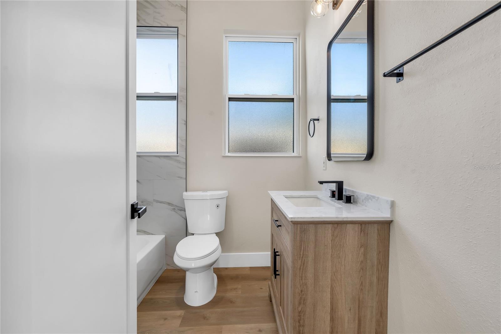 Image 17 of 31 For 1807 Cluster Avenue