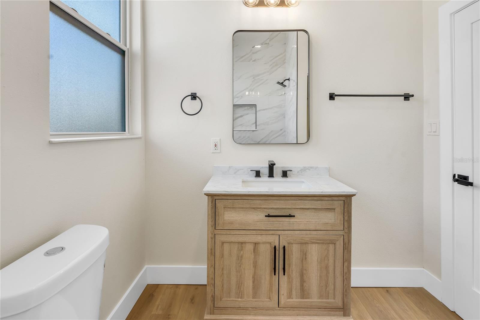 Image 18 of 31 For 1807 Cluster Avenue