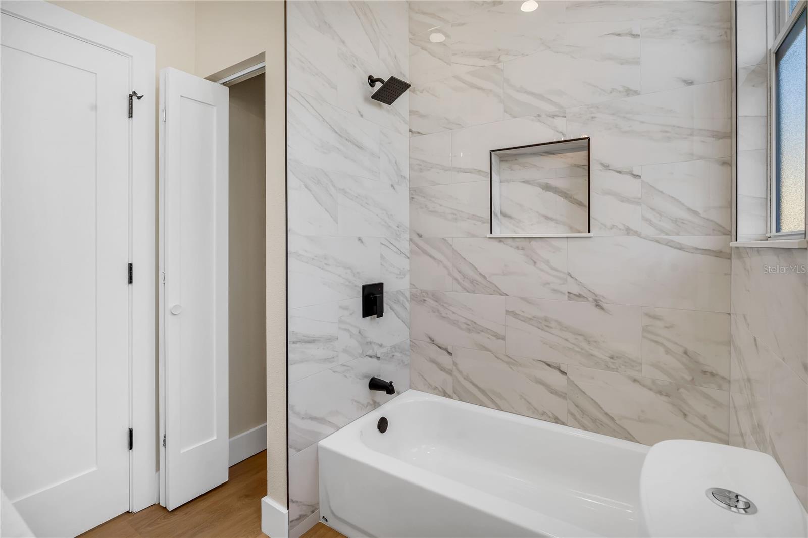 Image 19 of 31 For 1807 Cluster Avenue