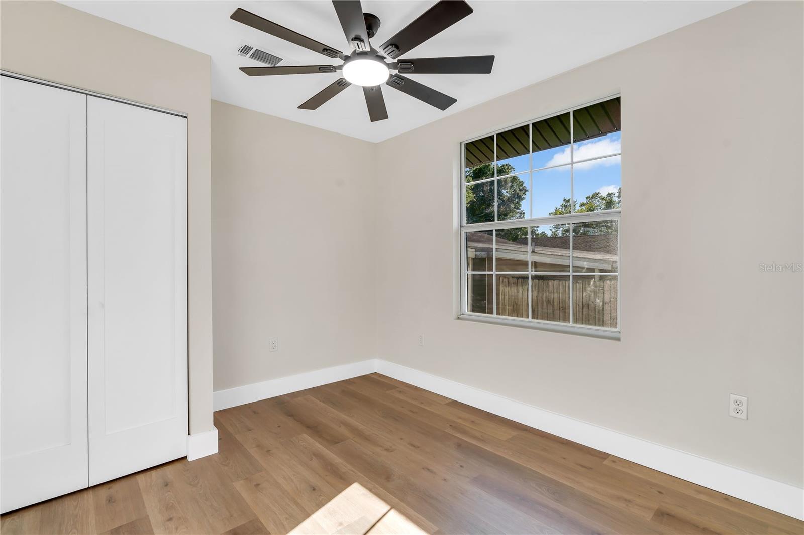 Image 25 of 31 For 1807 Cluster Avenue