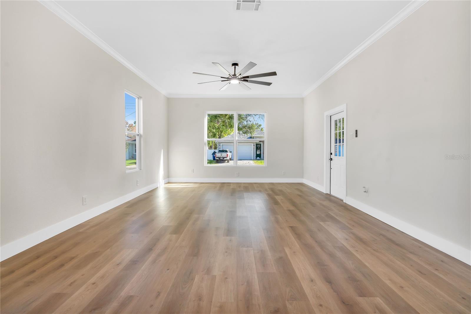 Image 3 of 31 For 1807 Cluster Avenue