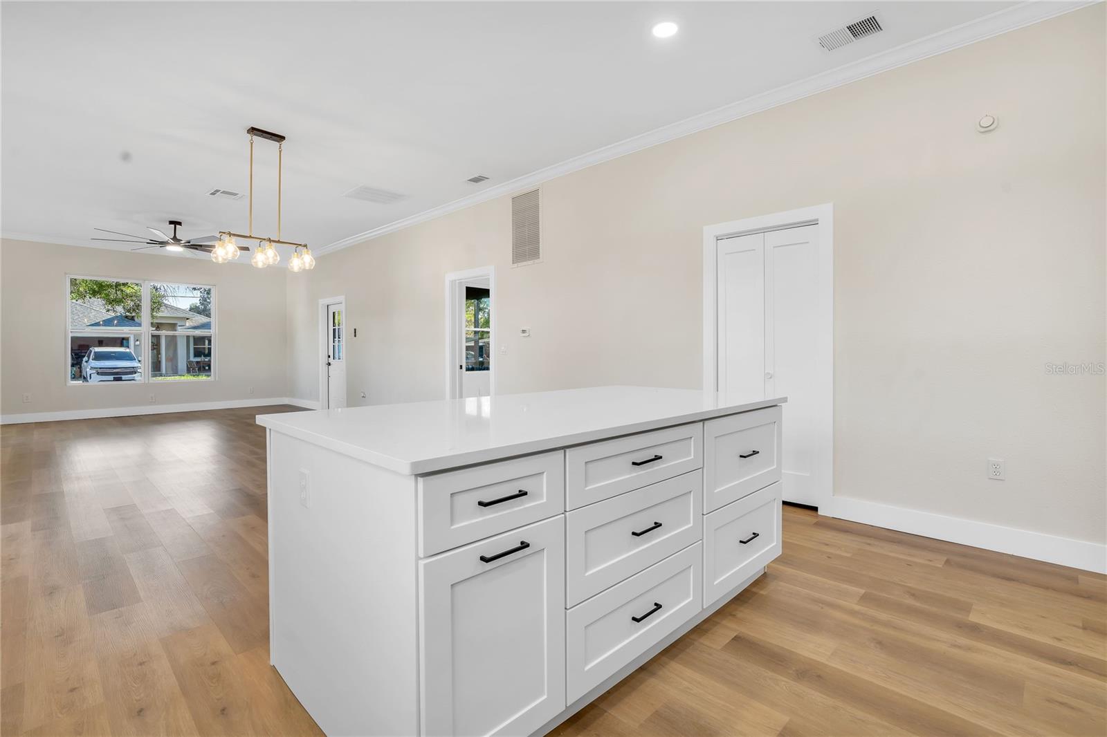 Image 4 of 31 For 1807 Cluster Avenue