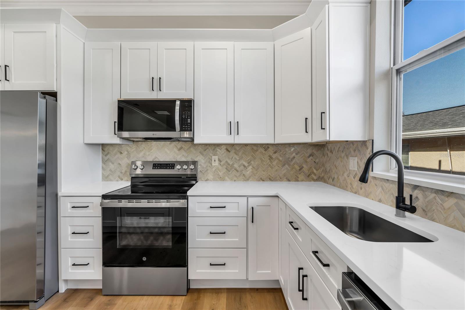 Image 7 of 31 For 1807 Cluster Avenue