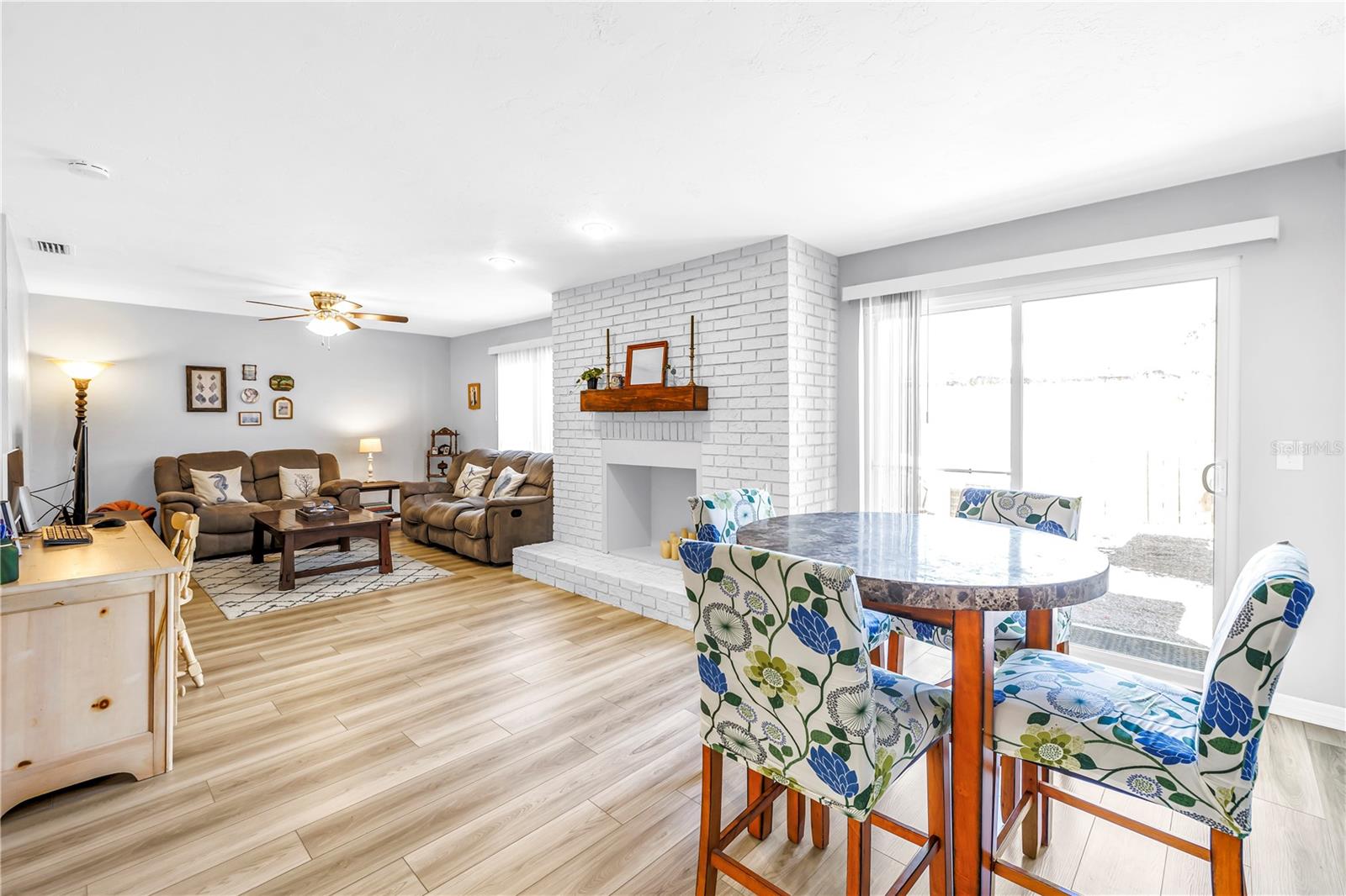 Image 17 of 41 For 5581 96th Terrace N