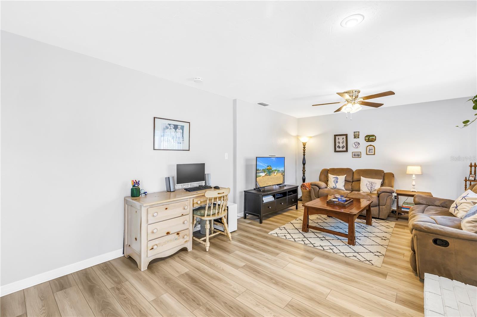 Image 19 of 41 For 5581 96th Terrace N