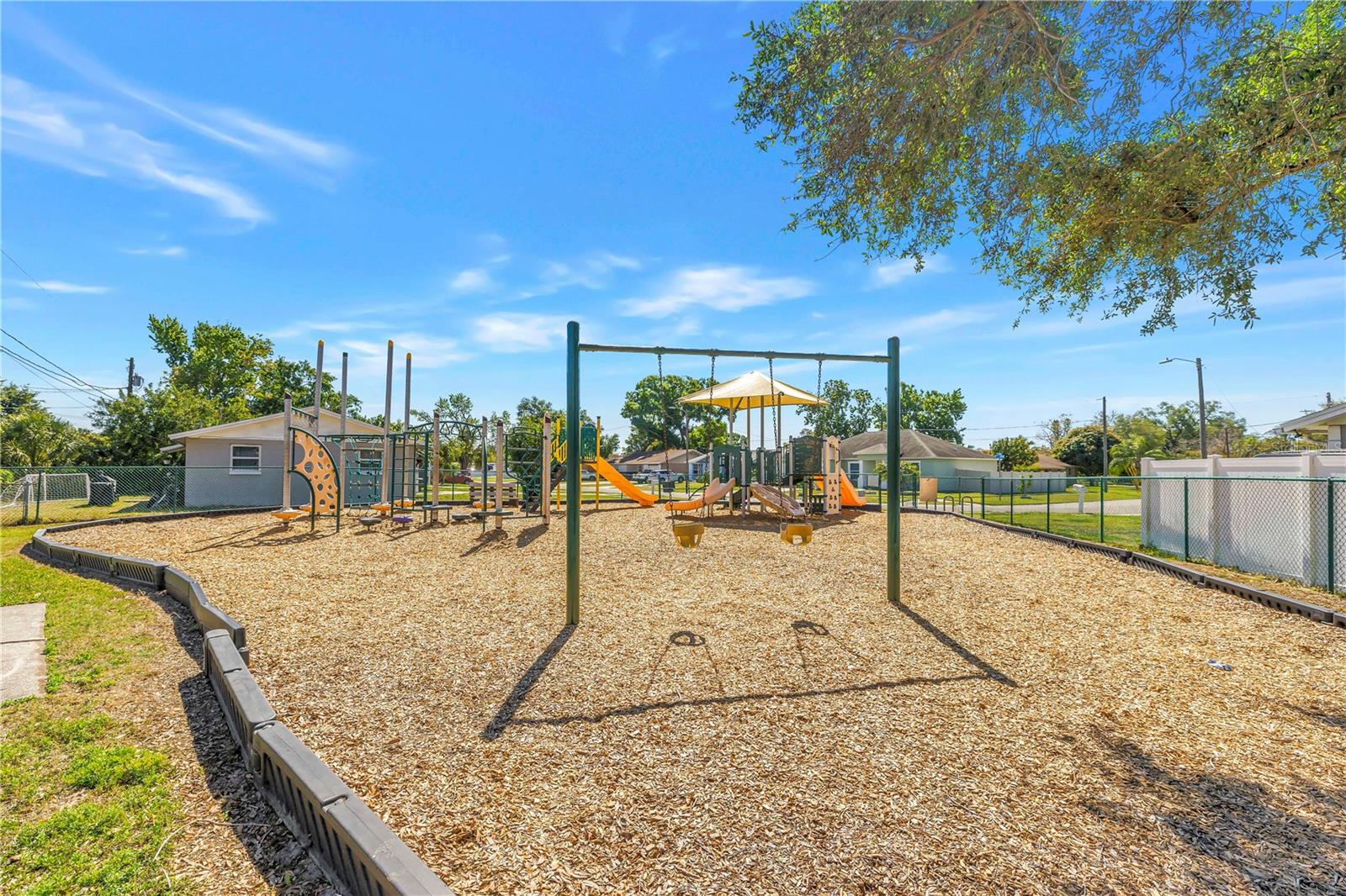 Image 39 of 41 For 5581 96th Terrace N