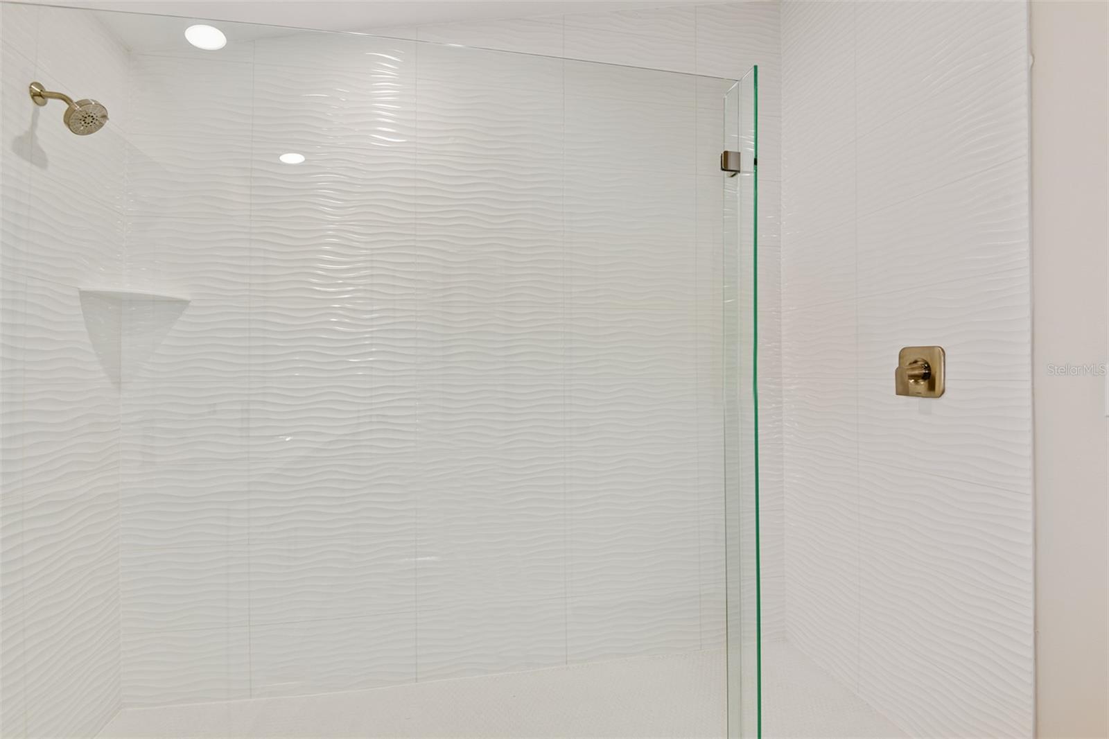 Image 13 of 26 For 6133 Sw 96th Place