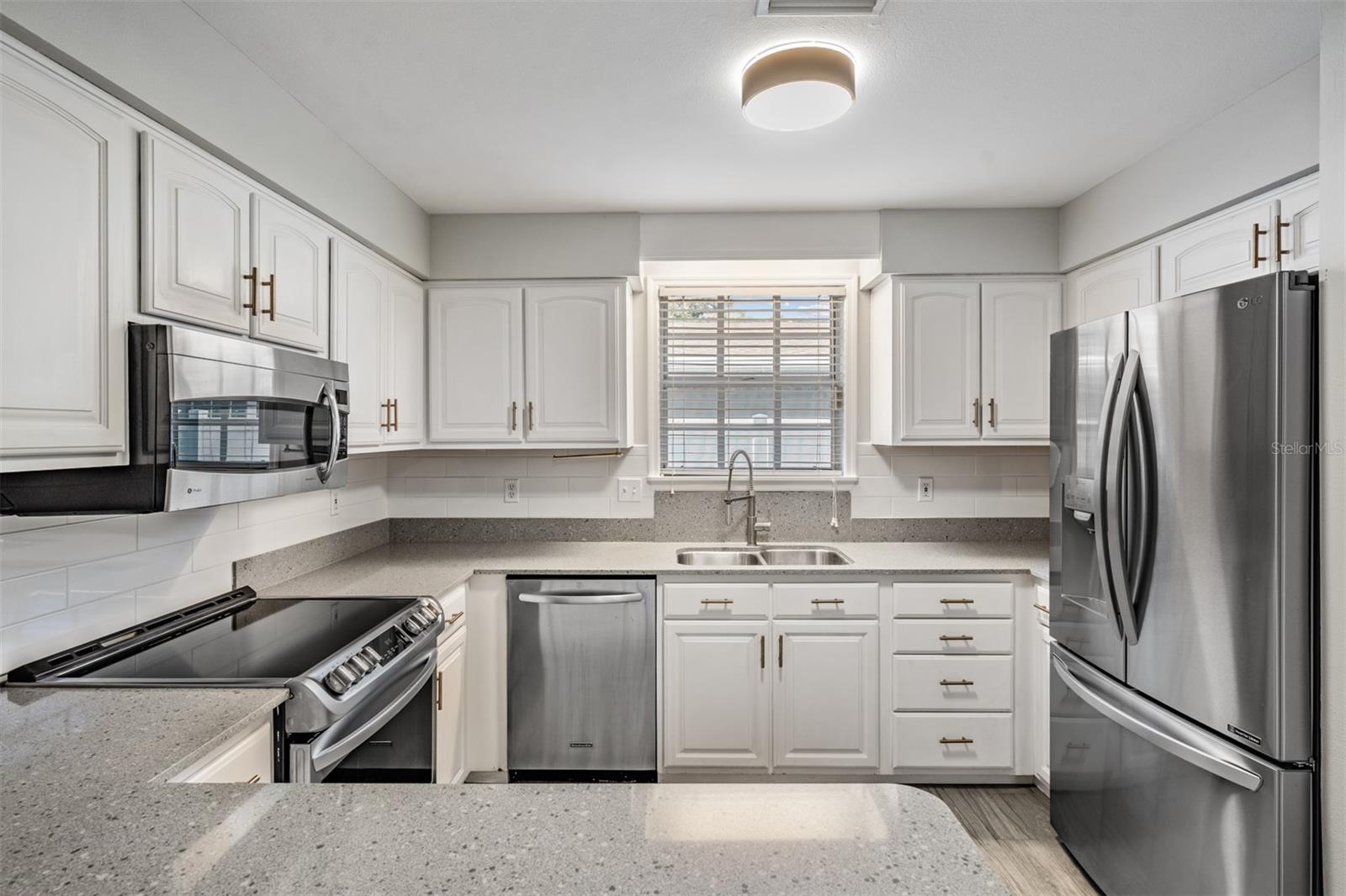 Image 13 of 57 For 3220 Bay Villa Avenue