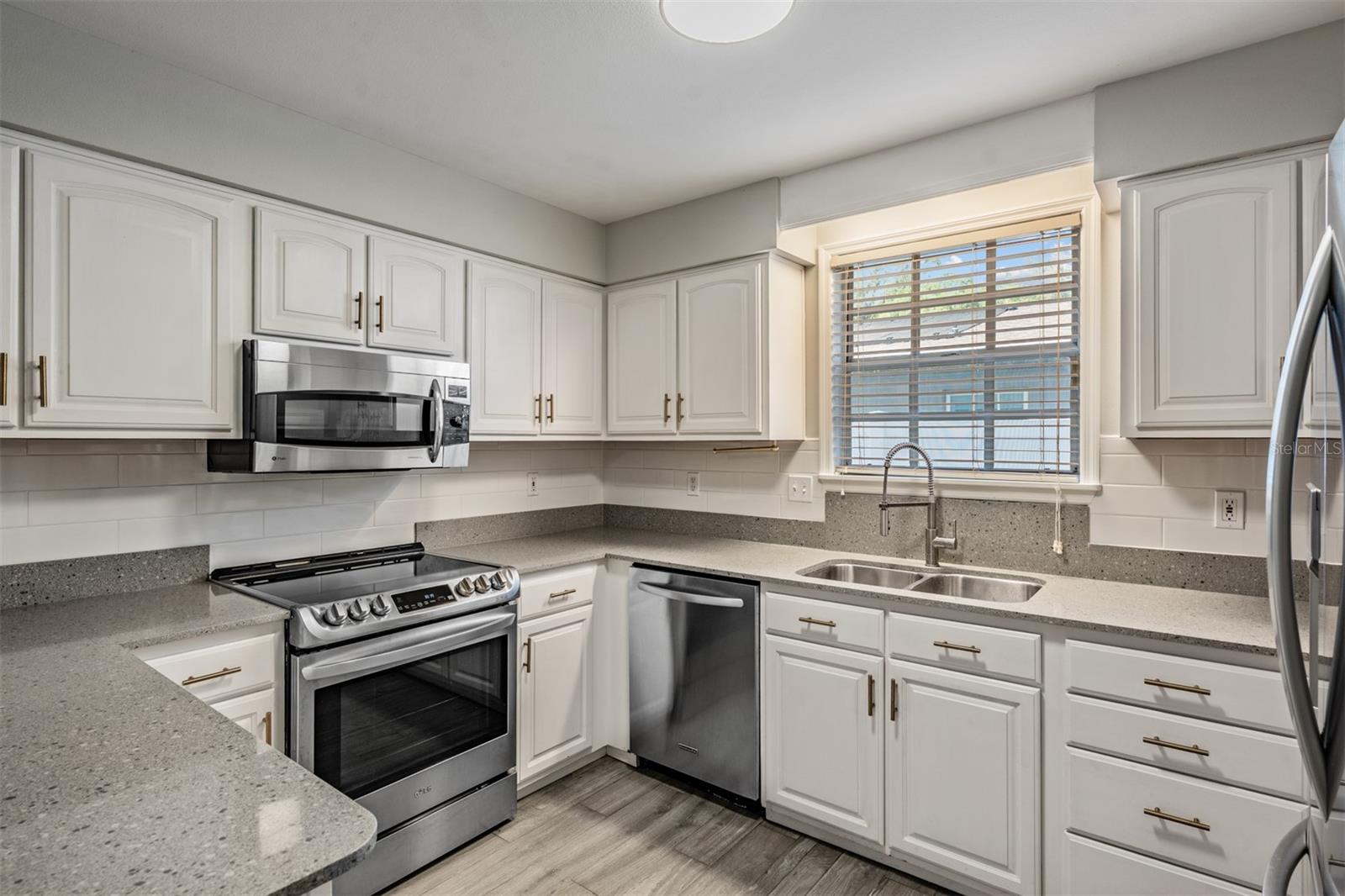 Image 14 of 57 For 3220 Bay Villa Avenue