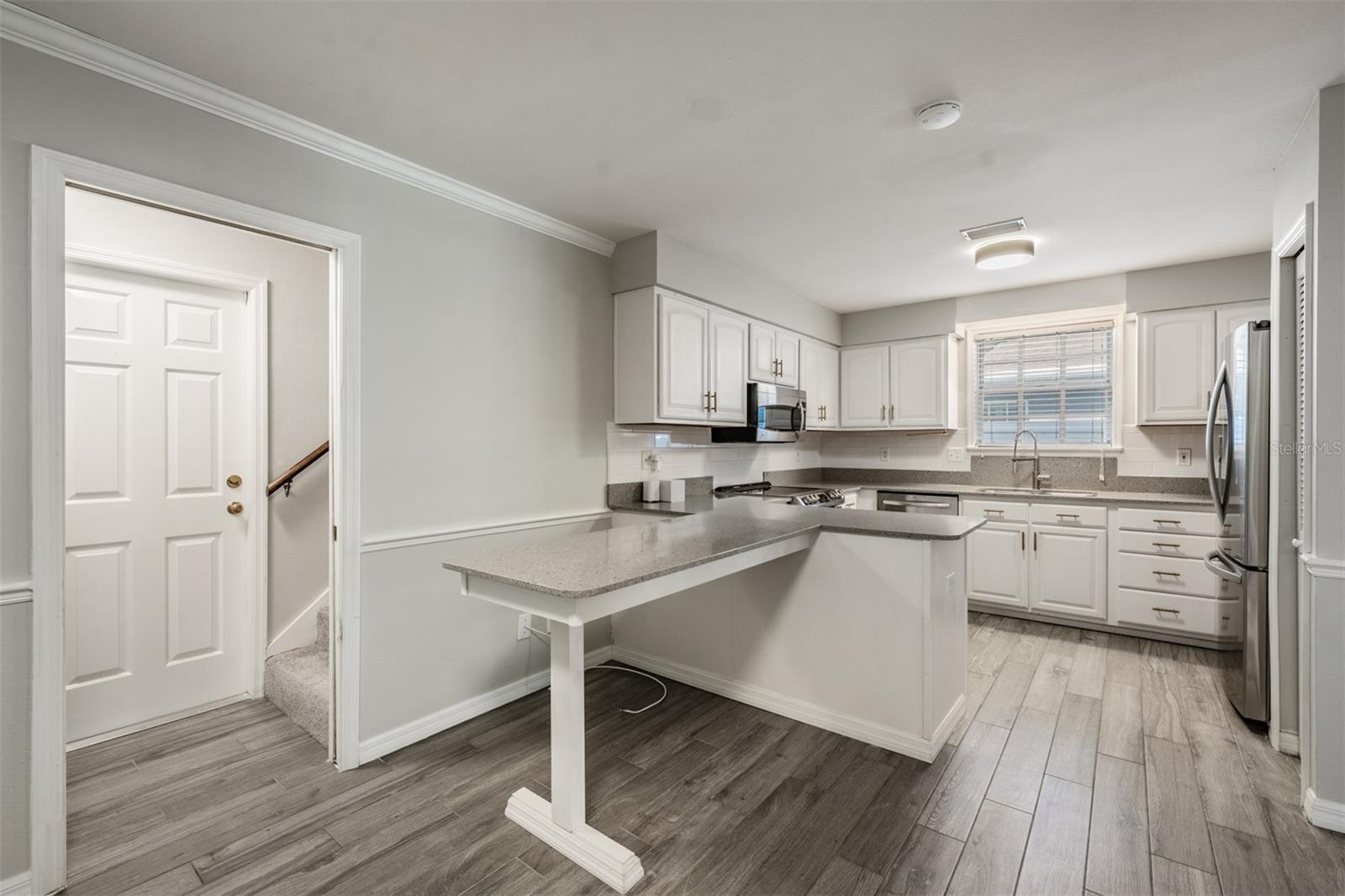 Image 17 of 57 For 3220 Bay Villa Avenue