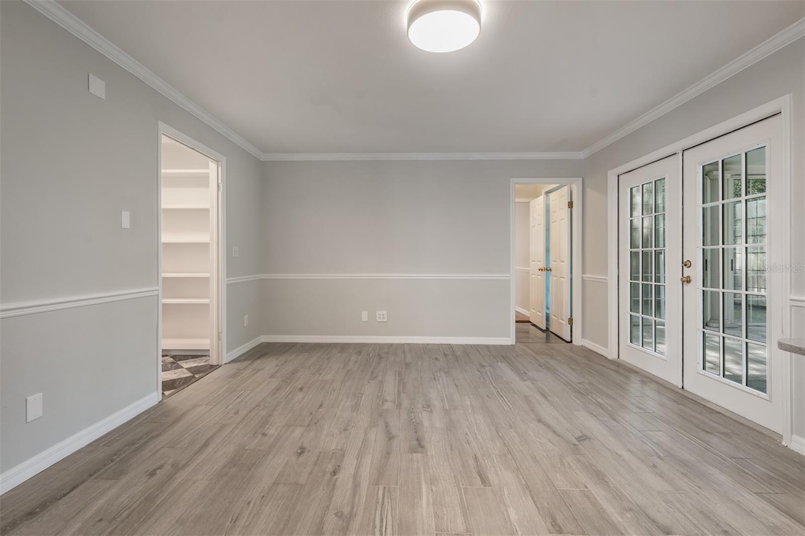 Image 19 of 57 For 3220 Bay Villa Avenue