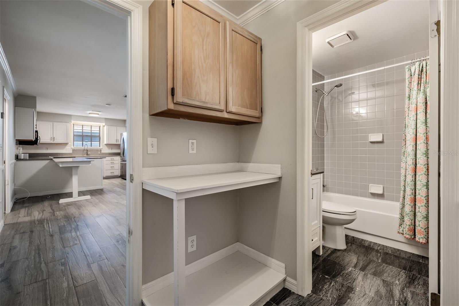 Image 21 of 57 For 3220 Bay Villa Avenue