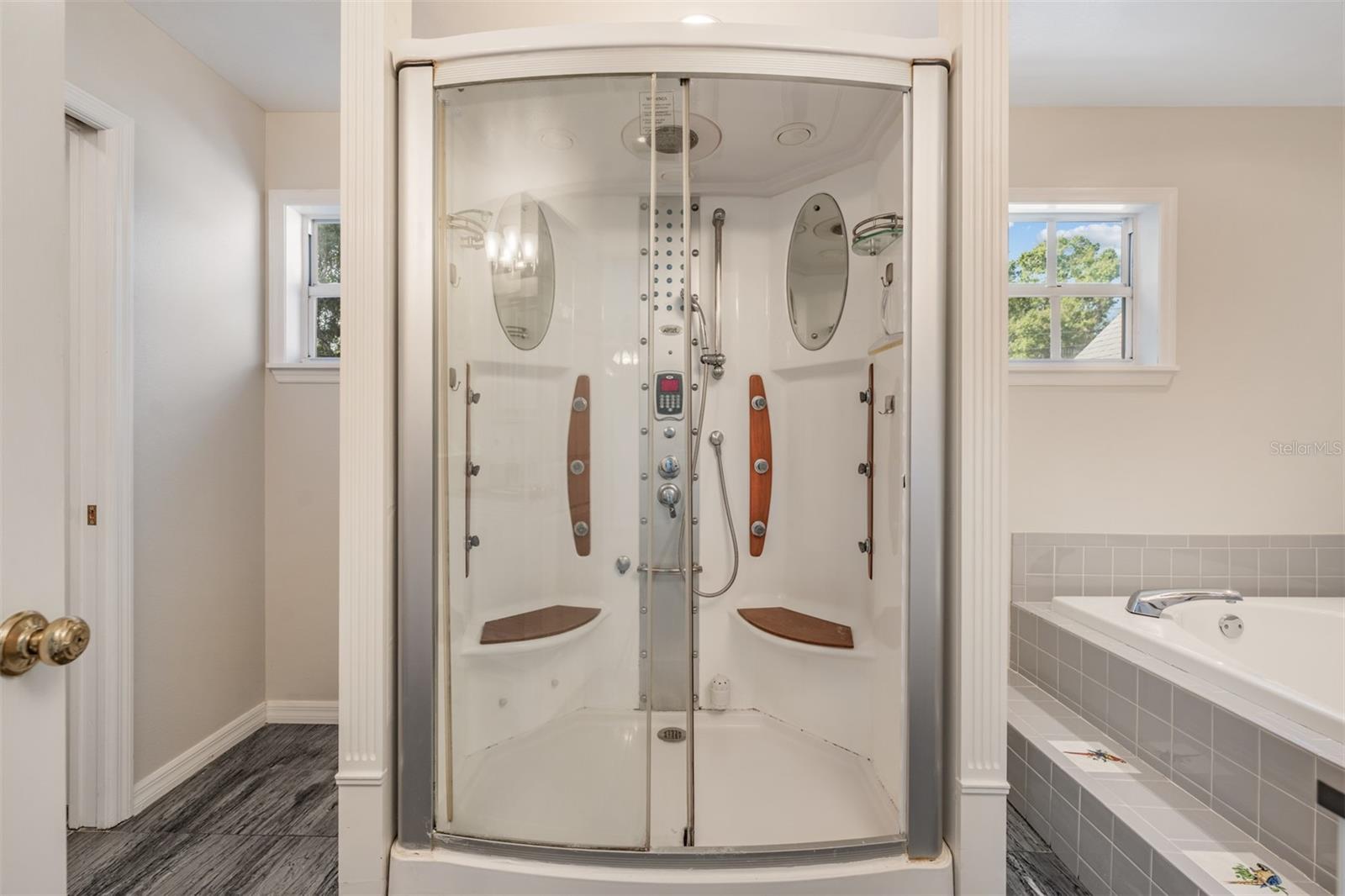 Image 28 of 57 For 3220 Bay Villa Avenue