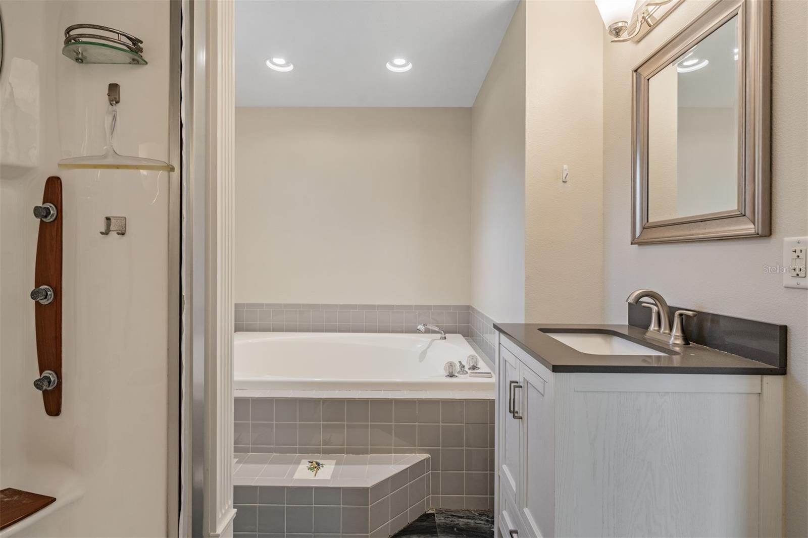 Image 29 of 57 For 3220 Bay Villa Avenue