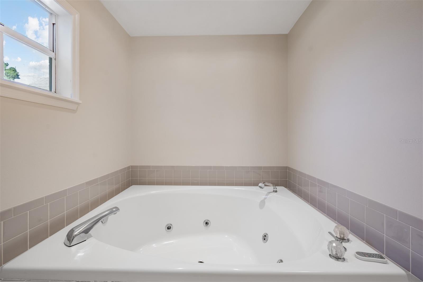 Image 30 of 57 For 3220 Bay Villa Avenue